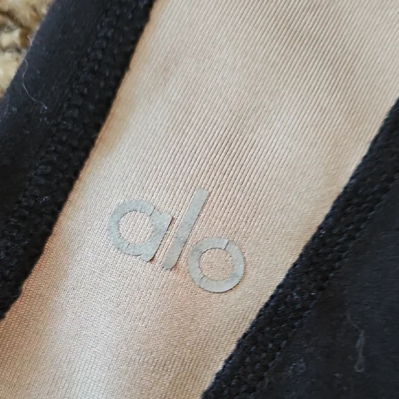 ALO Elevate Yoga Black and White Leggings - Picture 4 of 5